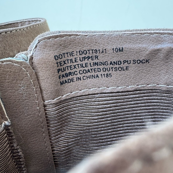 MADDEN GIRL DOTTIE TAN ANKLE BOOTIES - Picture 6 of 6